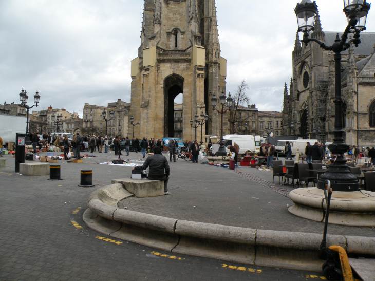  brocante, place Saint-Michel